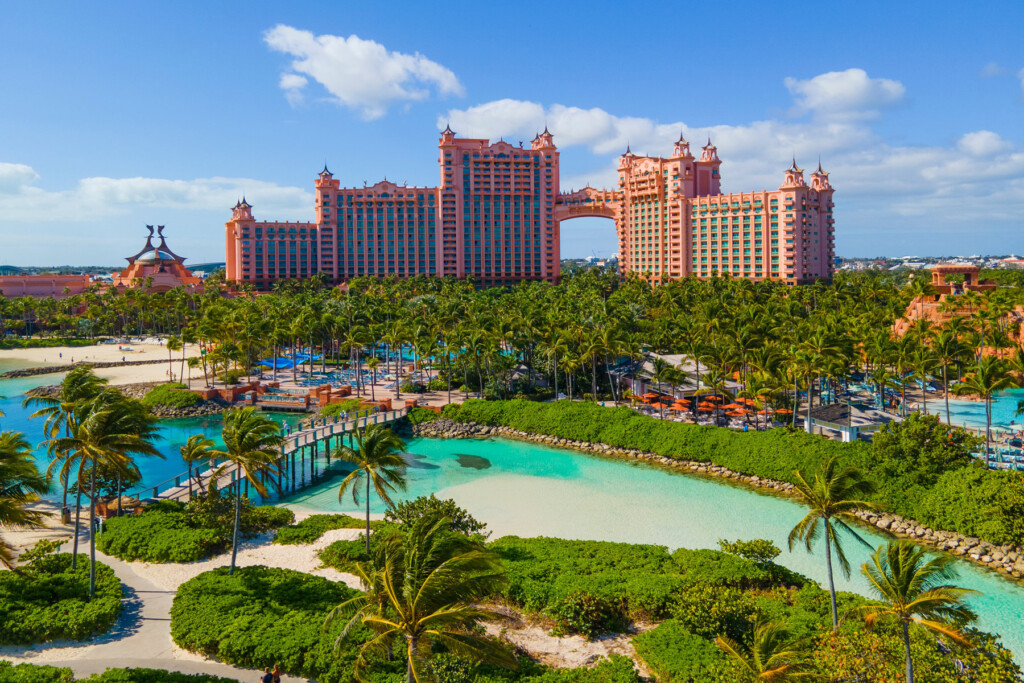 atlantis resorts nassau bahamas exterior view 1024x683